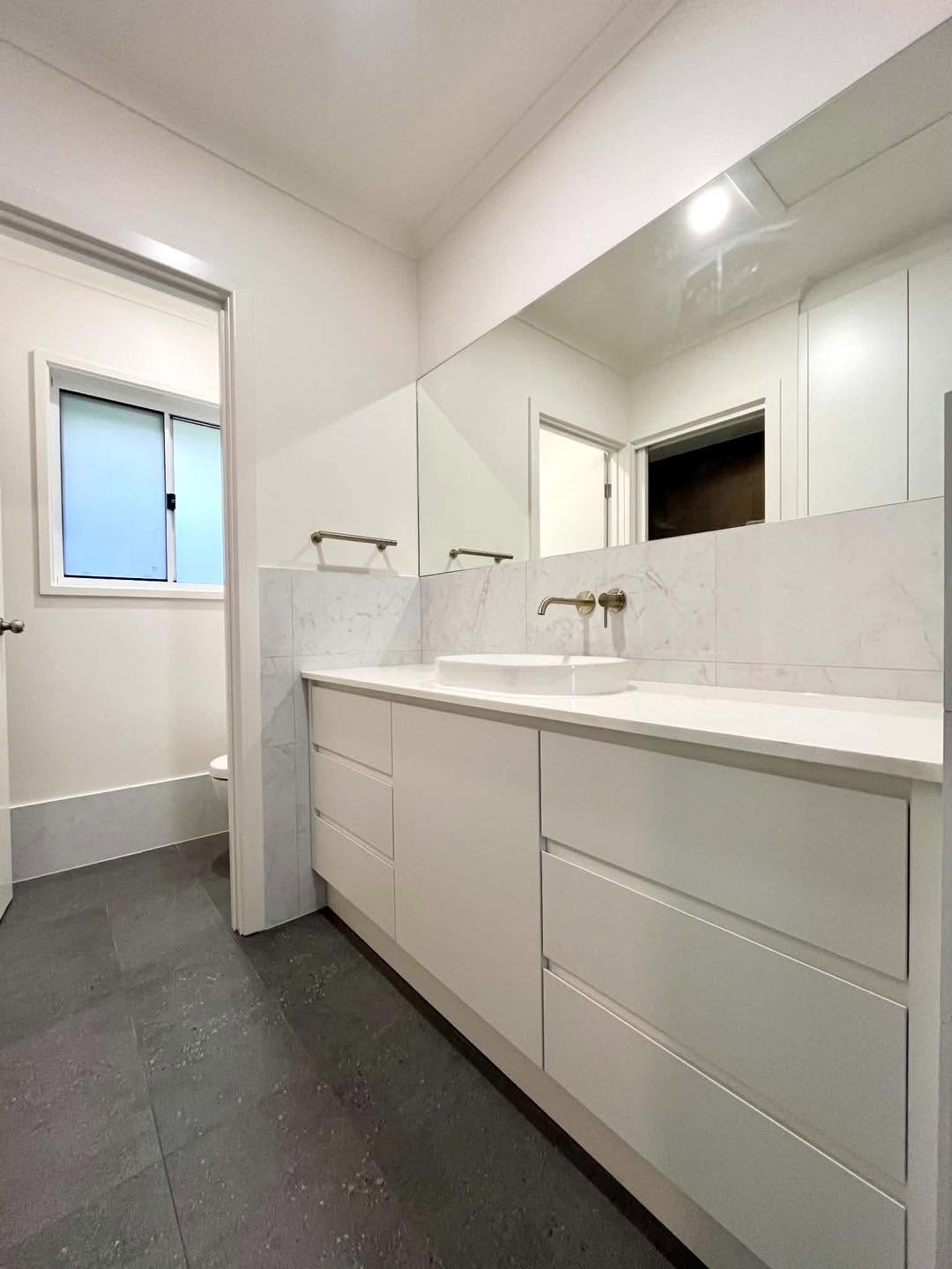 White & Marble Bathroom